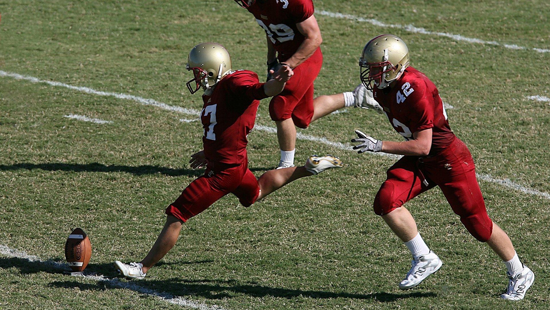 潘展乐破亚洲纪录，闪耀世界泳坛