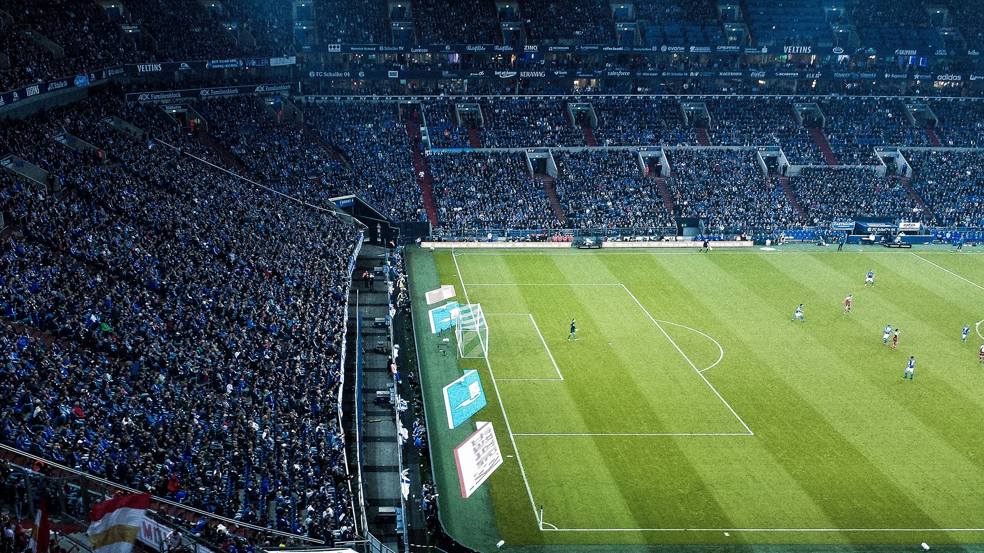 德甲联赛激战正酣,拜仁慕尼黑紧追勒沃库森