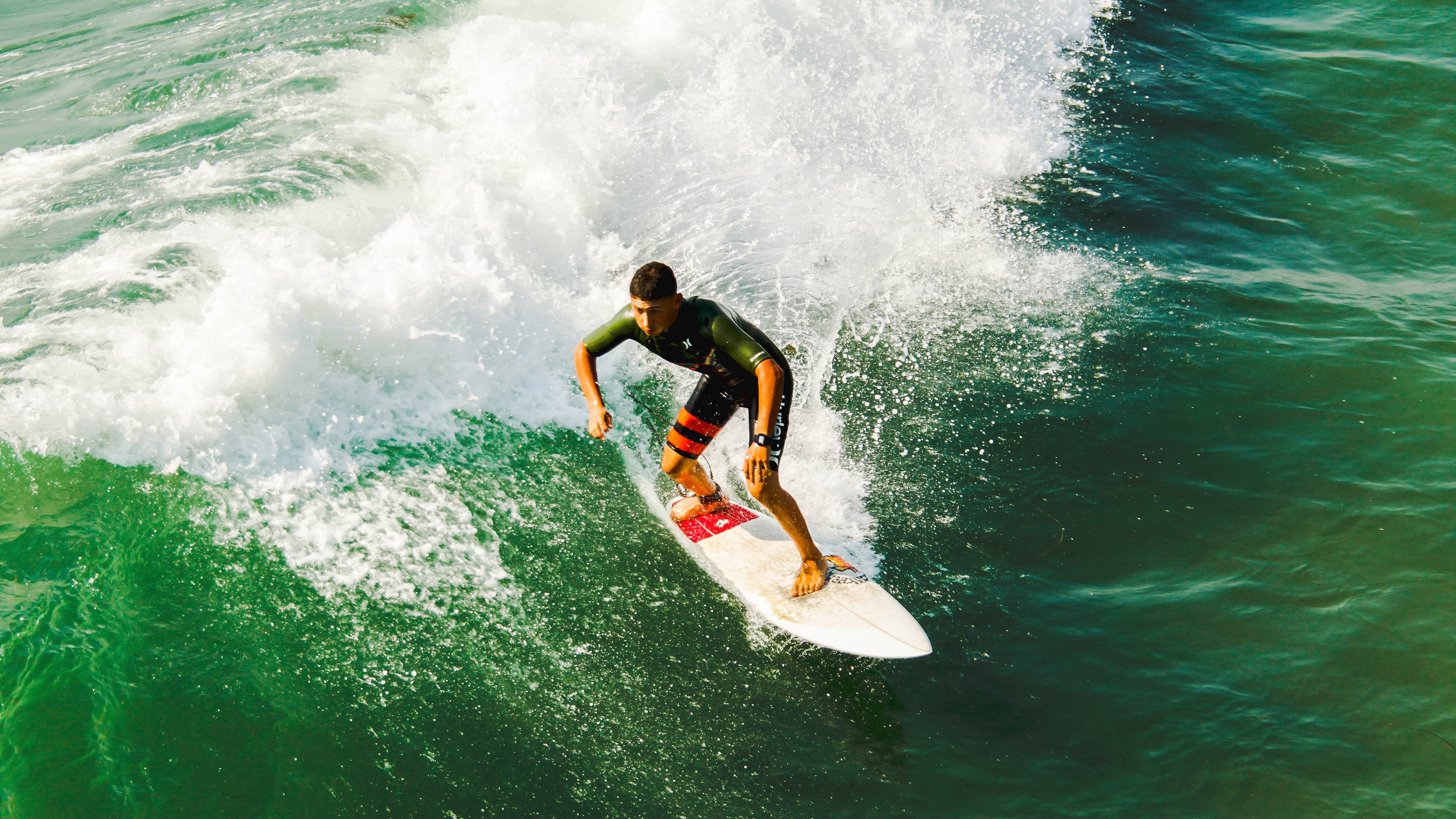 梅西第七次捧起金球奖 刷新历史纪录再创辉煌